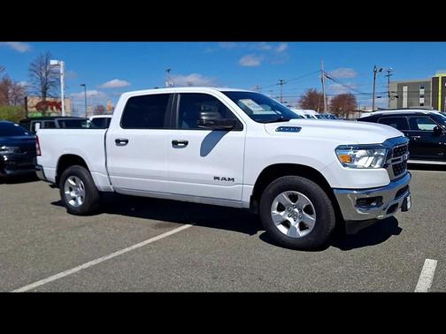 Bright White Clearcoat 2023 RAM 1500 Big Horn/Lone Star