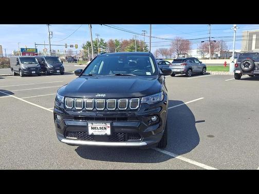 Diamond Black Crystal Pearlcoat 2022 Jeep Compass Limited