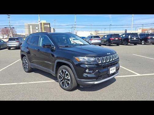 Diamond Black Crystal Pearlcoat 2022 Jeep Compass Limited