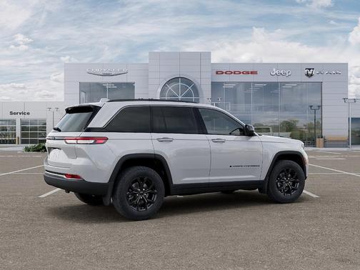 Bright White Clearcoat 2026 Jeep Grand Cherokee Altitude
