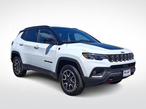 Bright White Clearcoat 2025 Jeep Compass Trailhawk