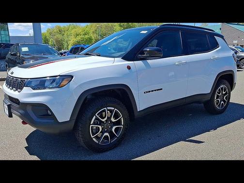 Bright White Clearcoat 2025 Jeep Compass Trailhawk