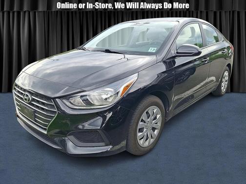 Absolute Black 2022 Hyundai Accent SE
