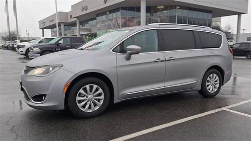 Billet Silver Metallic Clearcoat 2018 Chrysler Pacifica Touring-L