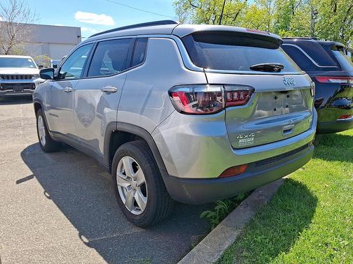 Billet Silver Metallic Clearcoat 2022 Jeep Compass Latitude
