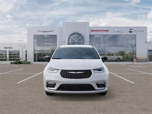 Bright White Clearcoat 2026 Chrysler Pacifica L