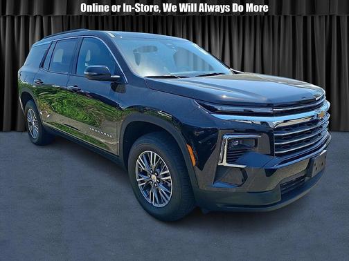 Mosaic Black Metallic 2025 Chevrolet Traverse LT