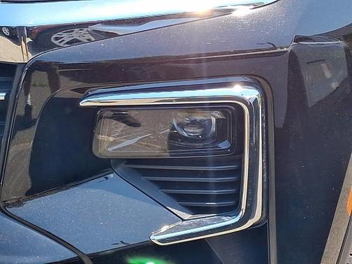 Mosaic Black Metallic 2025 Chevrolet Traverse LT