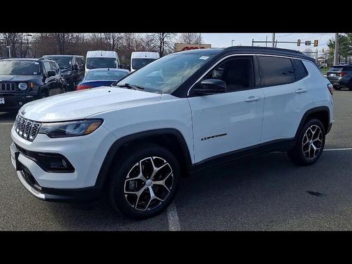 Bright White Clearcoat 2024 Jeep Compass Limited