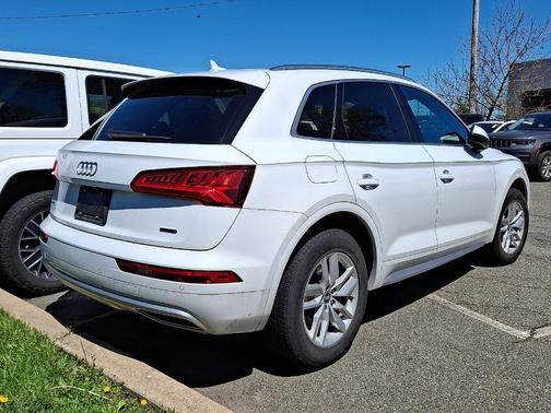 Glacier White Metallic 2020 Audi Q5 45 Premium