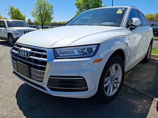 Glacier White Metallic 2020 Audi Q5 45 Premium