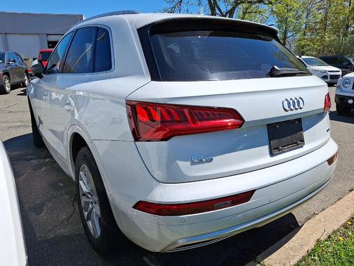 Glacier White Metallic 2020 Audi Q5 45 Premium