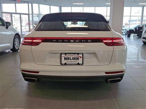 2018 Porsche Panamera 4