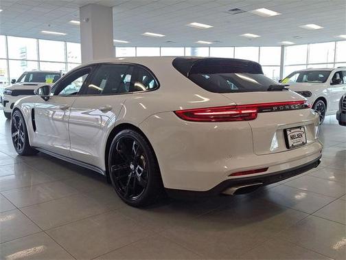 2018 Porsche Panamera 4