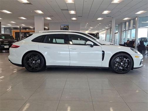 2018 Porsche Panamera 4