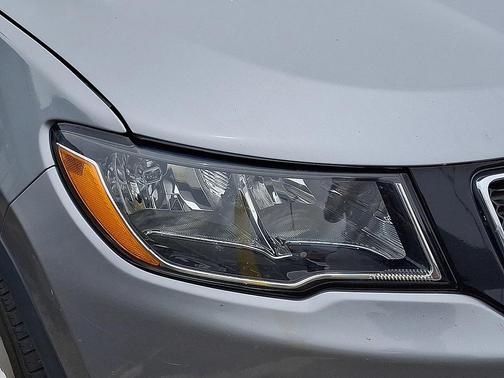 Billet Silver Metallic Clearcoat 2019 Jeep Compass Latitude