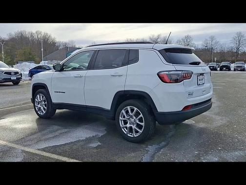 2022 Jeep Compass Latitude Lux
