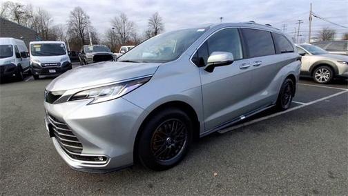 2025 Toyota Sienna Limited