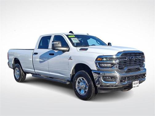 2025 RAM 2500 Tradesman Crew Cab 4x4 8' Box