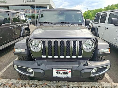 Granite Crystal Metallic Clearcoat 2021 Jeep Wrangler Unlimited Sahara