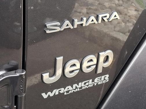 Granite Crystal Metallic Clearcoat 2021 Jeep Wrangler Unlimited Sahara