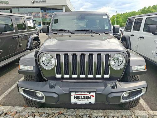 Granite Crystal Metallic Clearcoat 2021 Jeep Wrangler Unlimited Sahara