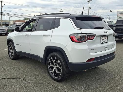Bright White Clearcoat 2024 Jeep Compass Limited