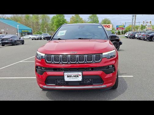 Redline Pearlcoat 2023 Jeep Compass High Altitude