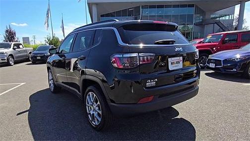 2022 Jeep Compass Latitude Lux