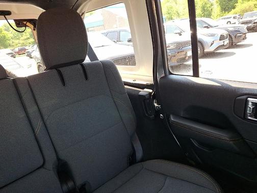 Granite Crystal Metallic Clearcoat 2025 Jeep Wrangler 4xe Sahara
