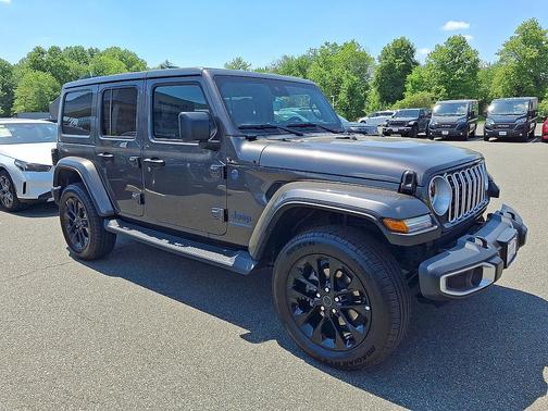 Granite Crystal Metallic Clearcoat 2025 Jeep Wrangler 4xe Sahara