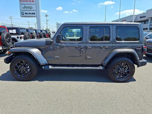Granite Crystal Metallic Clearcoat 2025 Jeep Wrangler 4xe Sahara