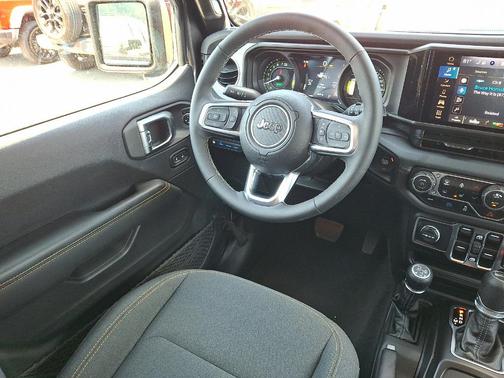 Granite Crystal Metallic Clearcoat 2025 Jeep Wrangler 4xe Sahara