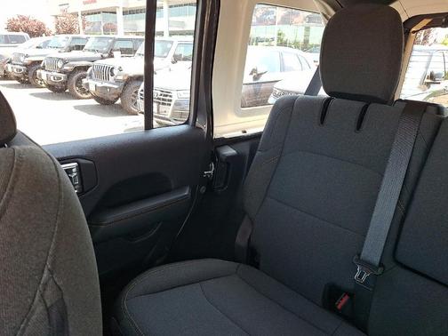 Granite Crystal Metallic Clearcoat 2025 Jeep Wrangler 4xe Sahara