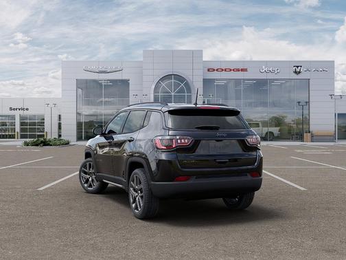 Diamond Black Crystal Pearlcoat 2026 Jeep Compass Limited