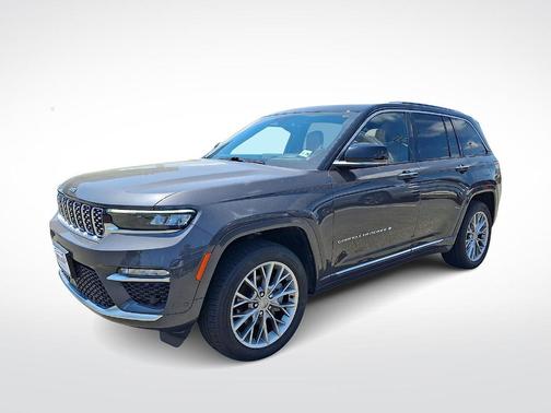 Diamond Black Crystal Pearlcoat 2023 Jeep Grand Cherokee Summit