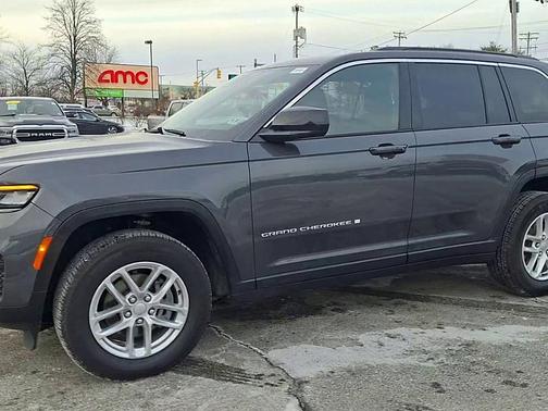 2025 Jeep Grand Cherokee Laredo