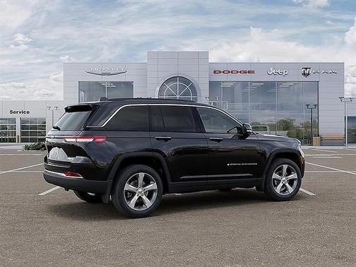 Diamond Black Crystal Pearlcoat 2026 Jeep Grand Cherokee Limited