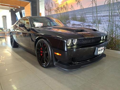 Pitch Black Clearcoat 2023 Dodge Challenger SRT Hellcat