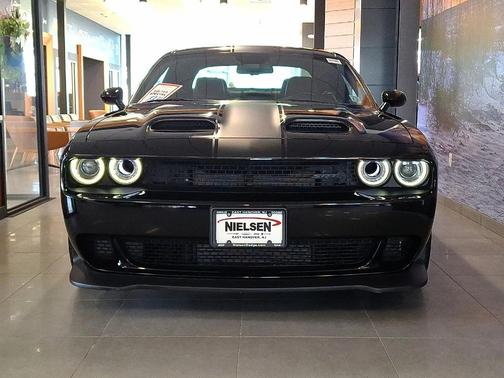 Pitch Black Clearcoat 2023 Dodge Challenger SRT Hellcat