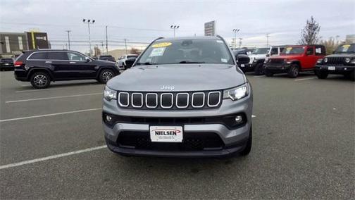 2022 Jeep Compass Latitude Lux