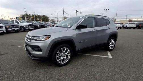 2022 Jeep Compass Latitude Lux
