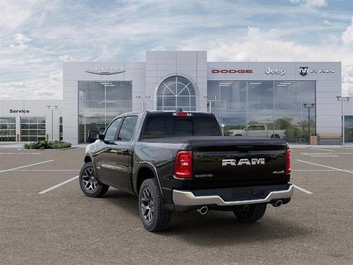 Diamond Black Crystal Pearlcoat 2026 RAM 1500 Laramie