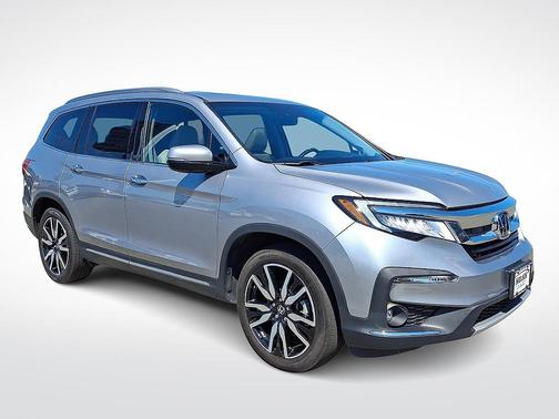 Lunar Silver Metallic 2019 Honda Pilot Touring 8-Passenger