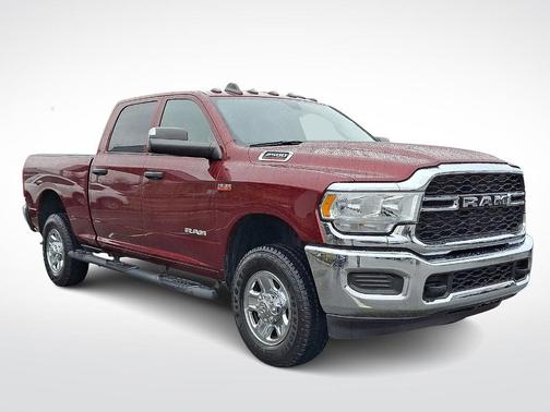 Delmonico Red Pearlcoat 2022 RAM 2500 Tradesman Crew Cab 4x4 6'4' Box