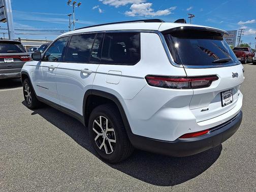 Bright White Clearcoat 2023 Jeep Grand Cherokee L Limited