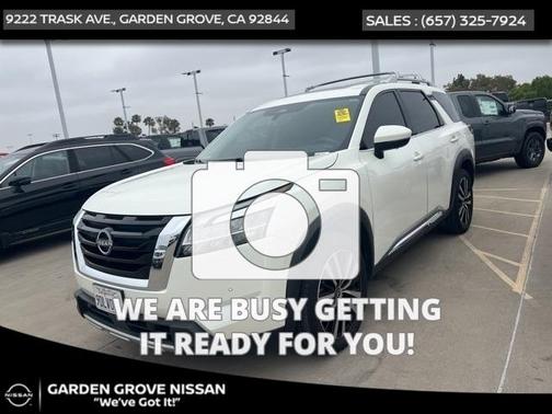 2023 Nissan Pathfinder Platinum FWD