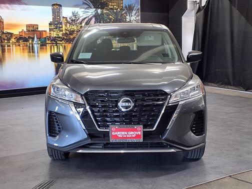 2025 Nissan Kicks S