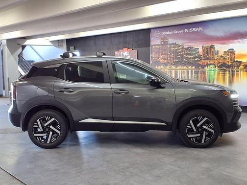 Gun Metallic 2026 Nissan Kicks SV