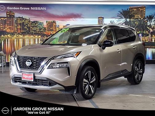 Champagne Silver Metallic/Super Black 2023 Nissan Rogue Platinum